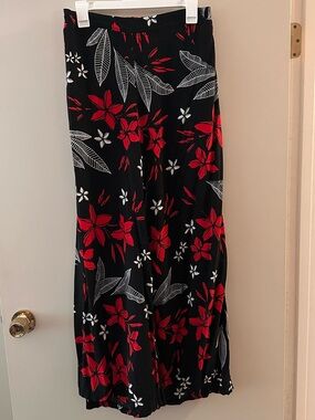 Black Floral Hawaiian print Palazzo pants Wahine Toa with Red & White Blooms XL
